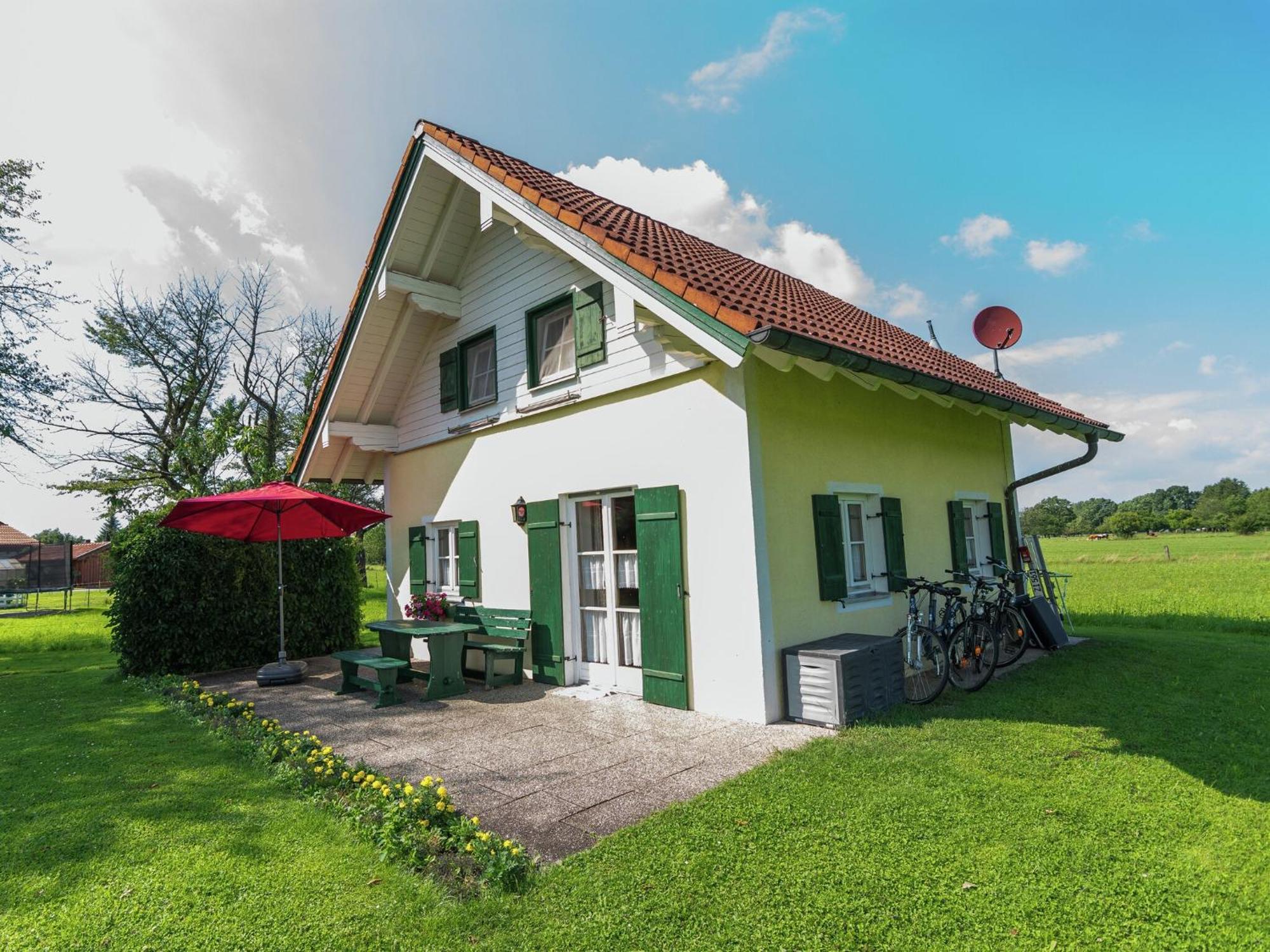 Alluring Holiday Home In Ubersee With Whirlpool Екстериор снимка