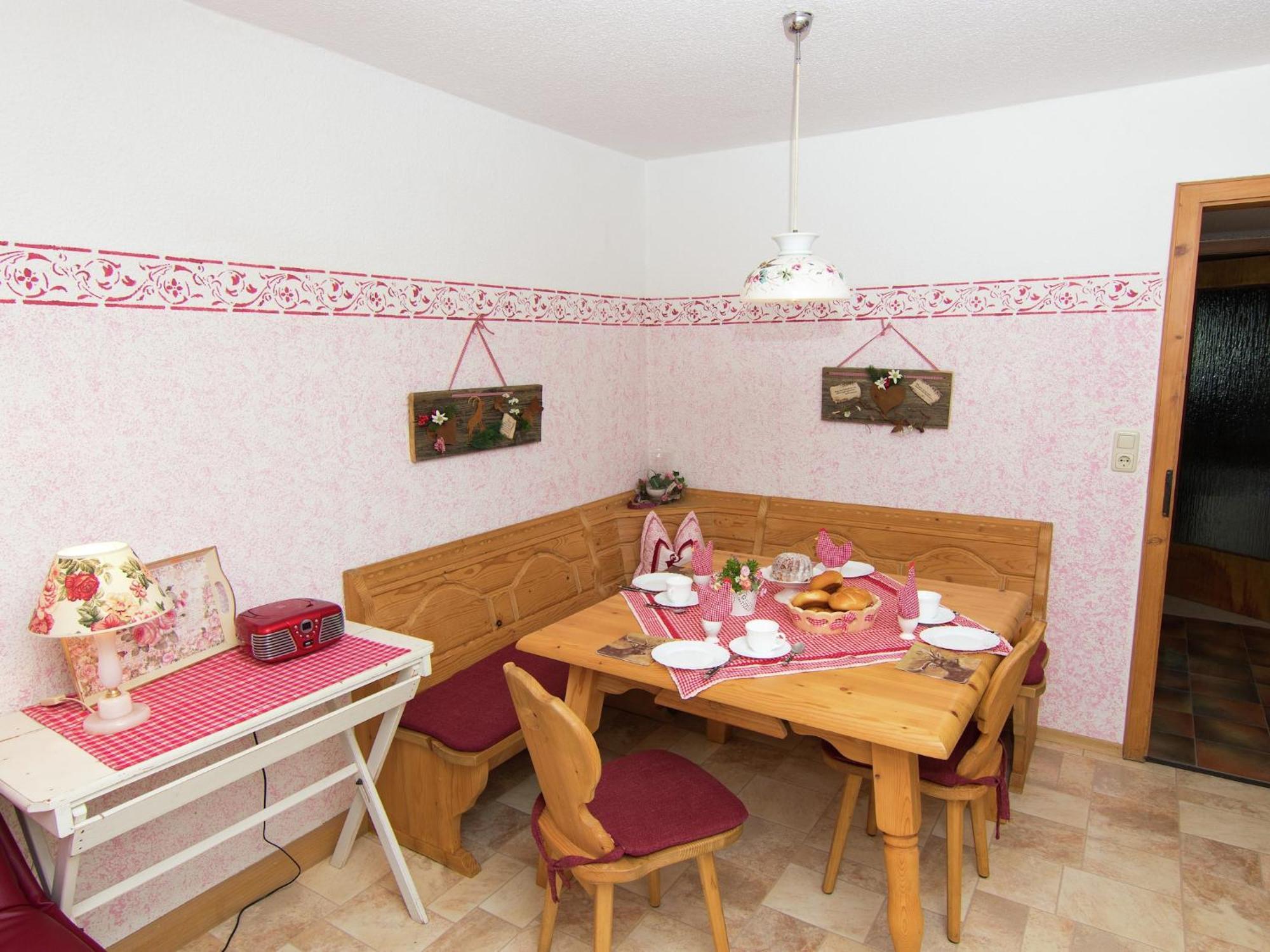 Alluring Holiday Home In Ubersee With Whirlpool Екстериор снимка