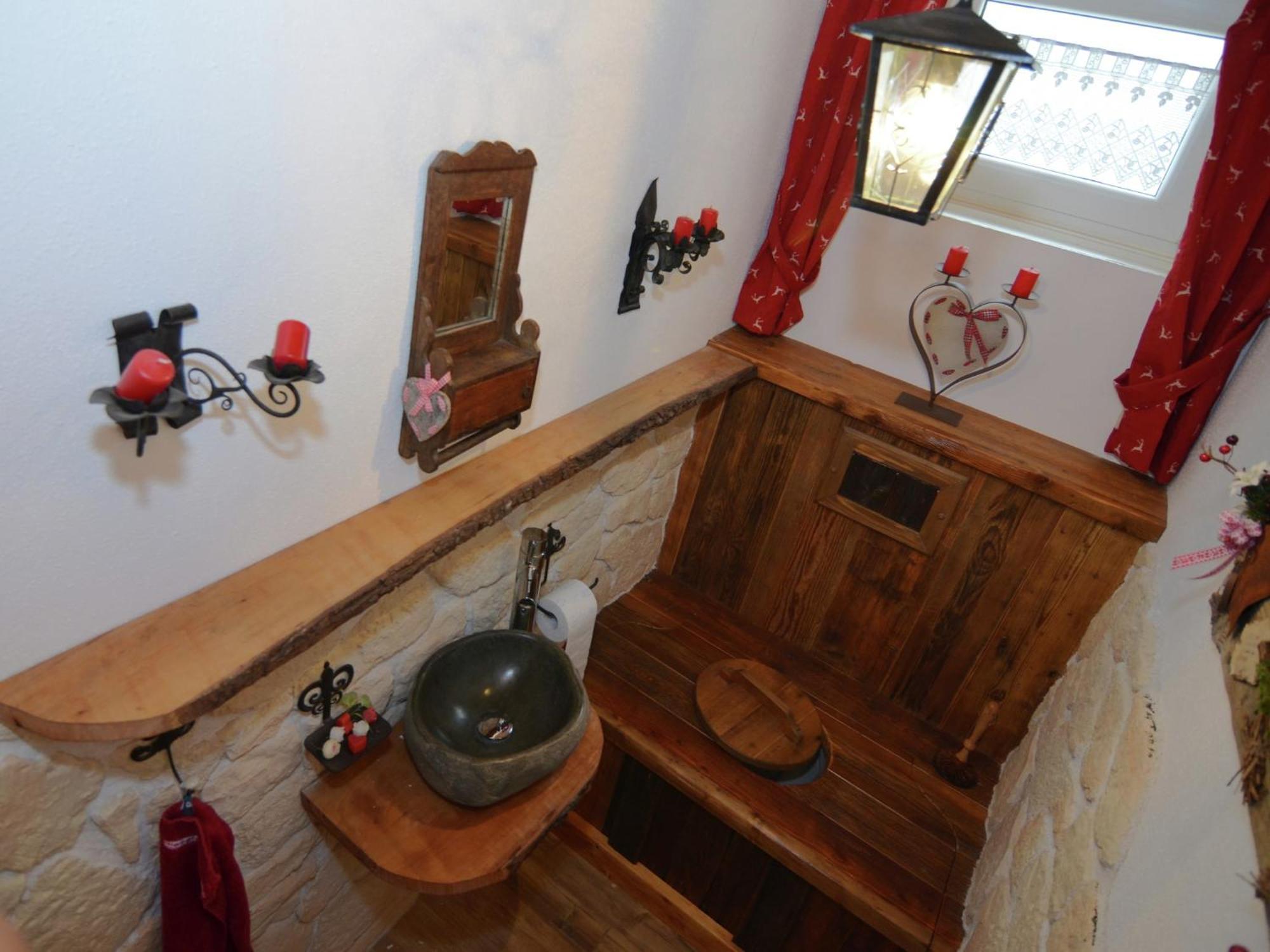 Alluring Holiday Home In Ubersee With Whirlpool Екстериор снимка