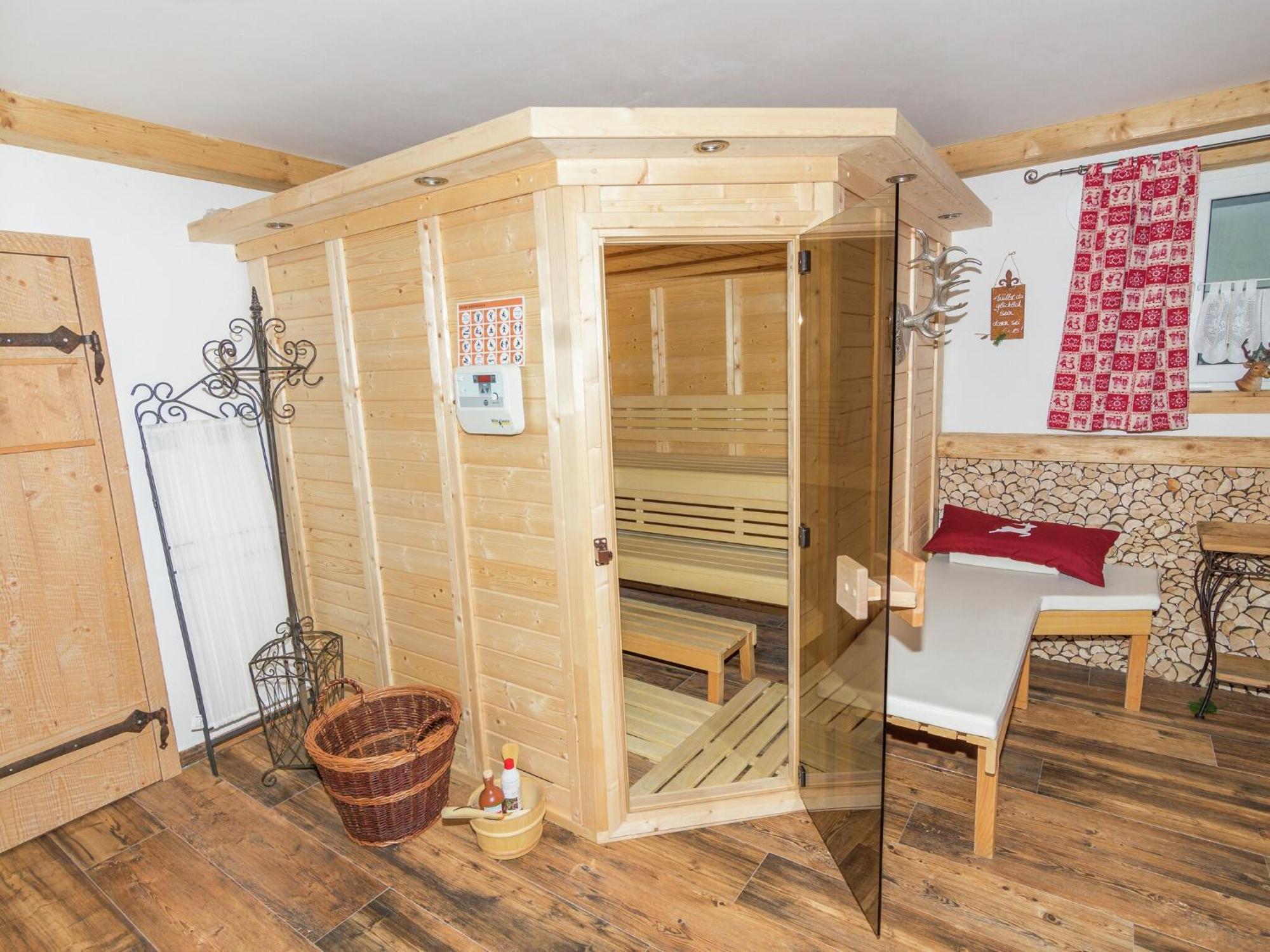 Alluring Holiday Home In Ubersee With Whirlpool Екстериор снимка