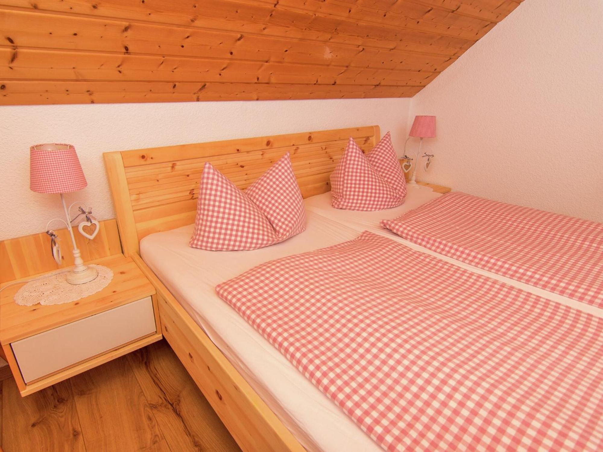 Alluring Holiday Home In Ubersee With Whirlpool Екстериор снимка