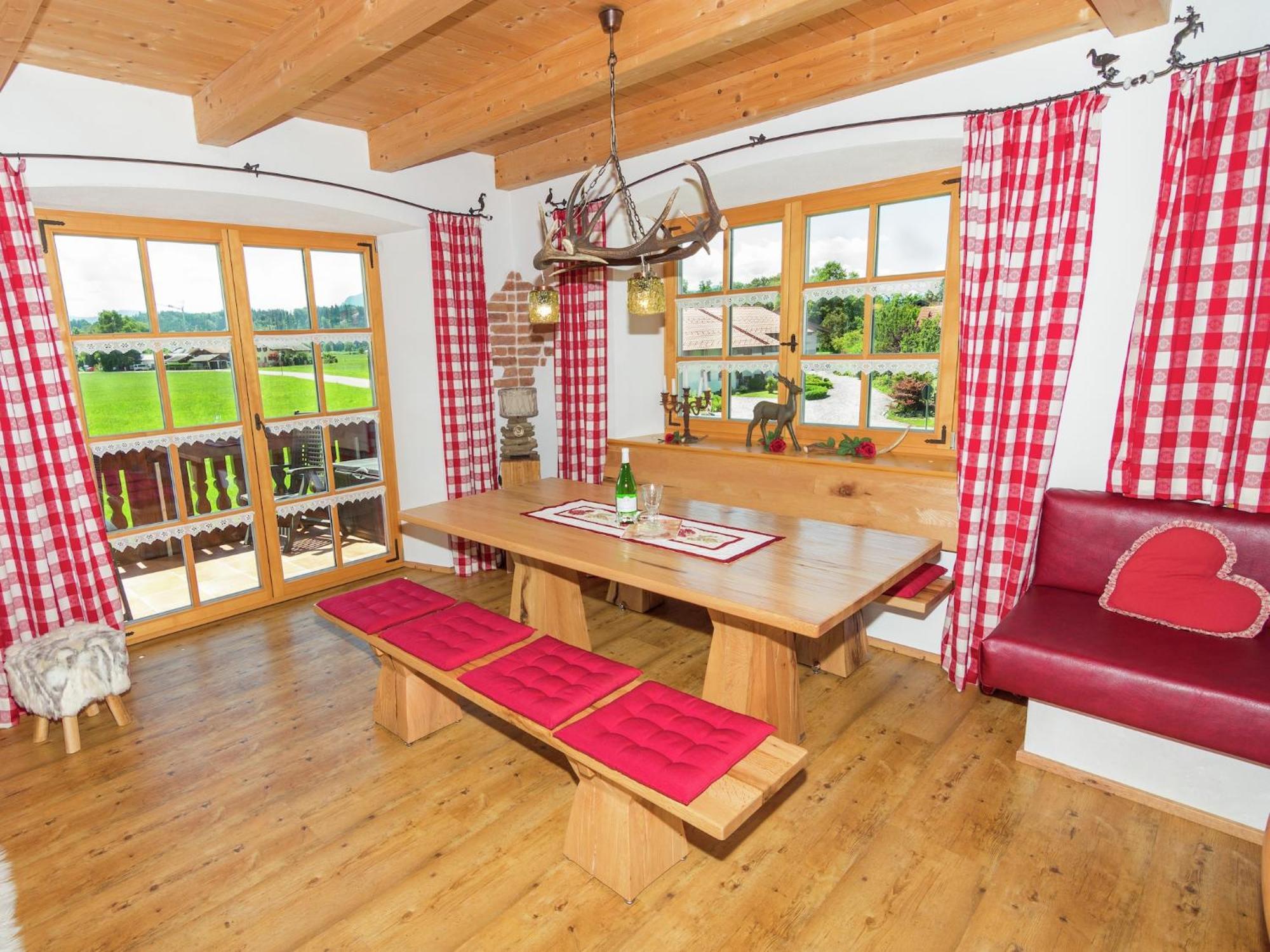 Alluring Holiday Home In Ubersee With Whirlpool Екстериор снимка