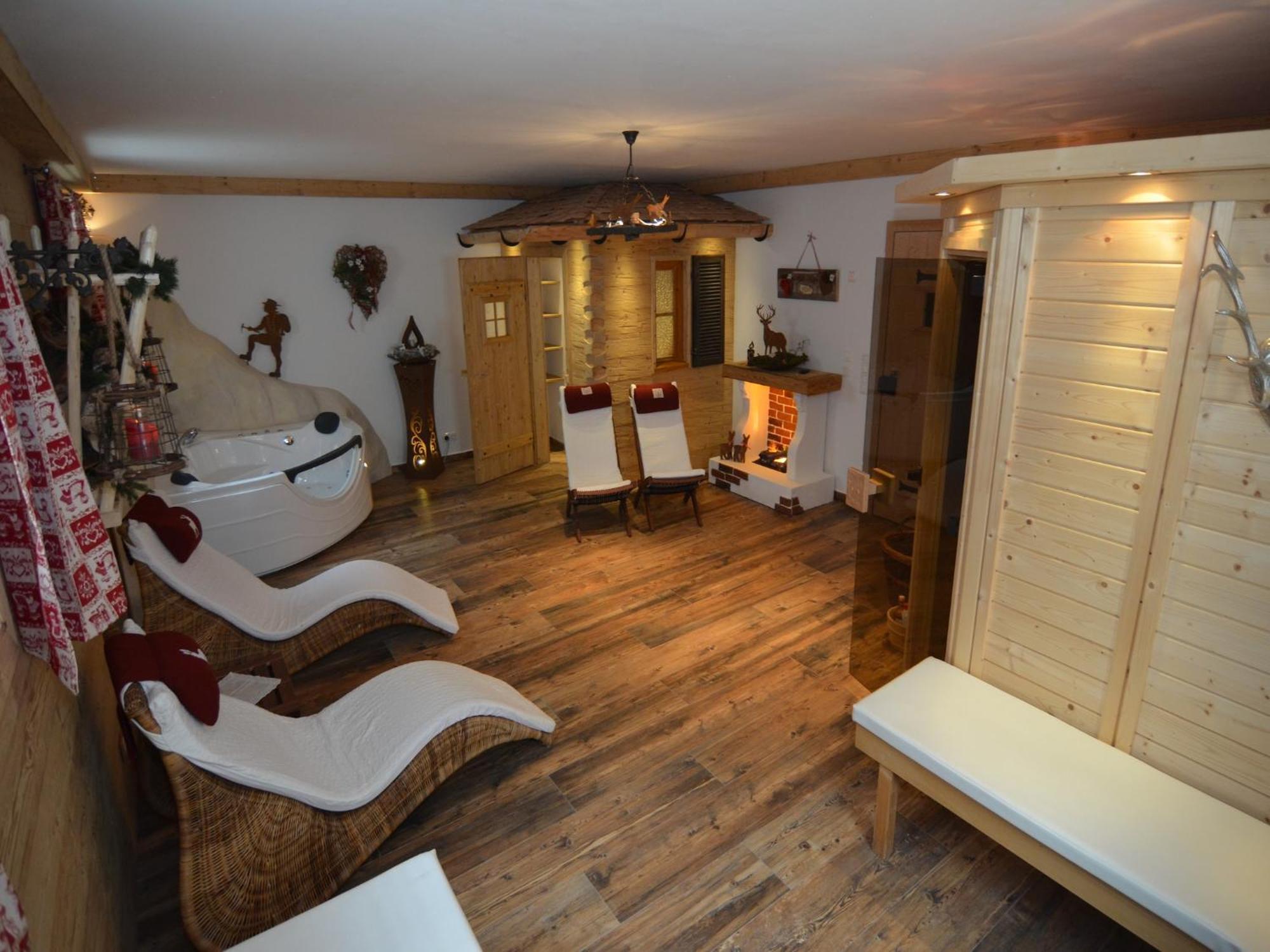 Alluring Holiday Home In Ubersee With Whirlpool Екстериор снимка