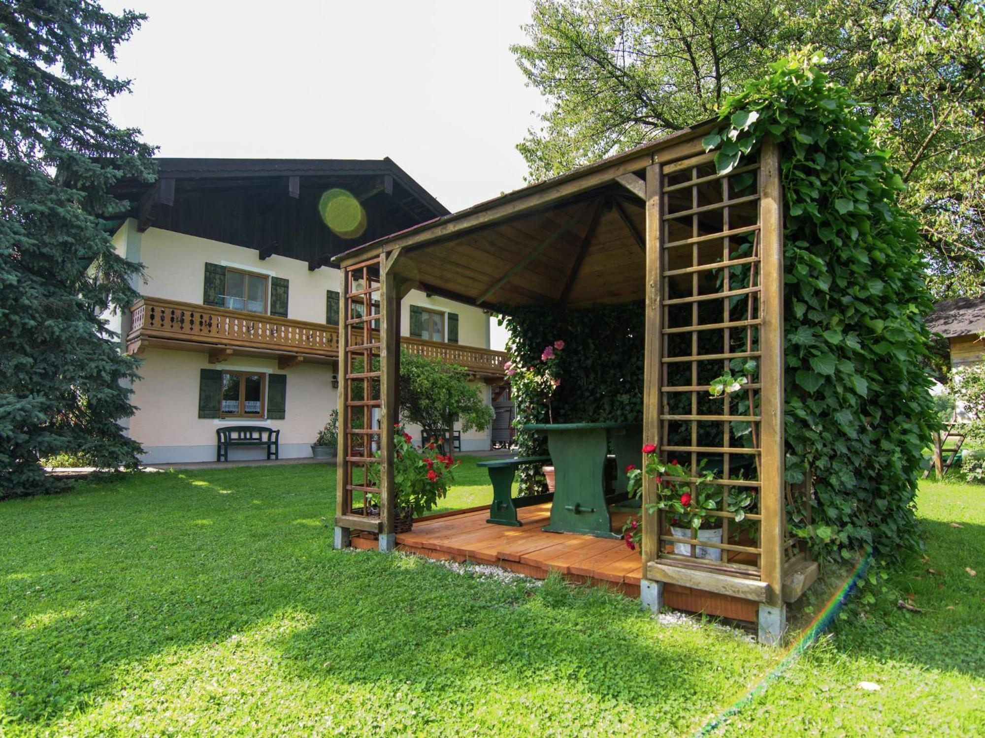 Alluring Holiday Home In Ubersee With Whirlpool Екстериор снимка