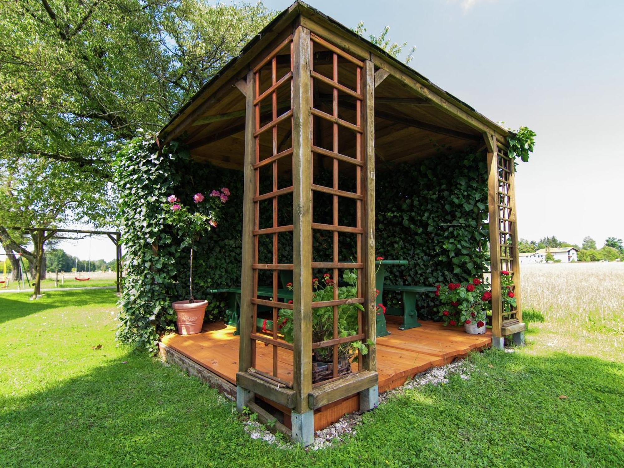 Alluring Holiday Home In Ubersee With Whirlpool Екстериор снимка