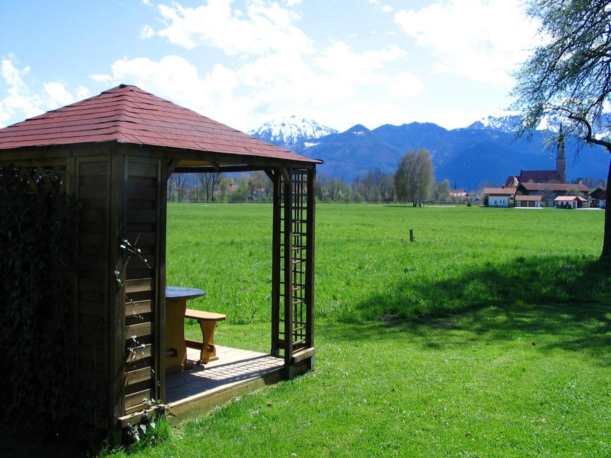 Alluring Holiday Home In Ubersee With Whirlpool Екстериор снимка