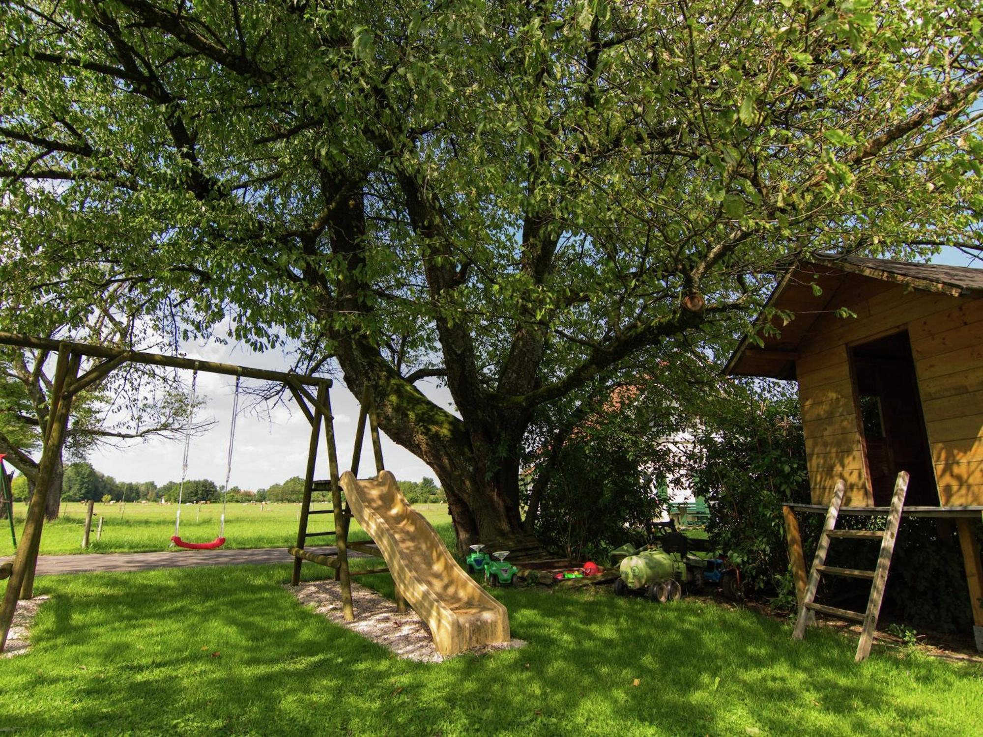 Alluring Holiday Home In Ubersee With Whirlpool Екстериор снимка