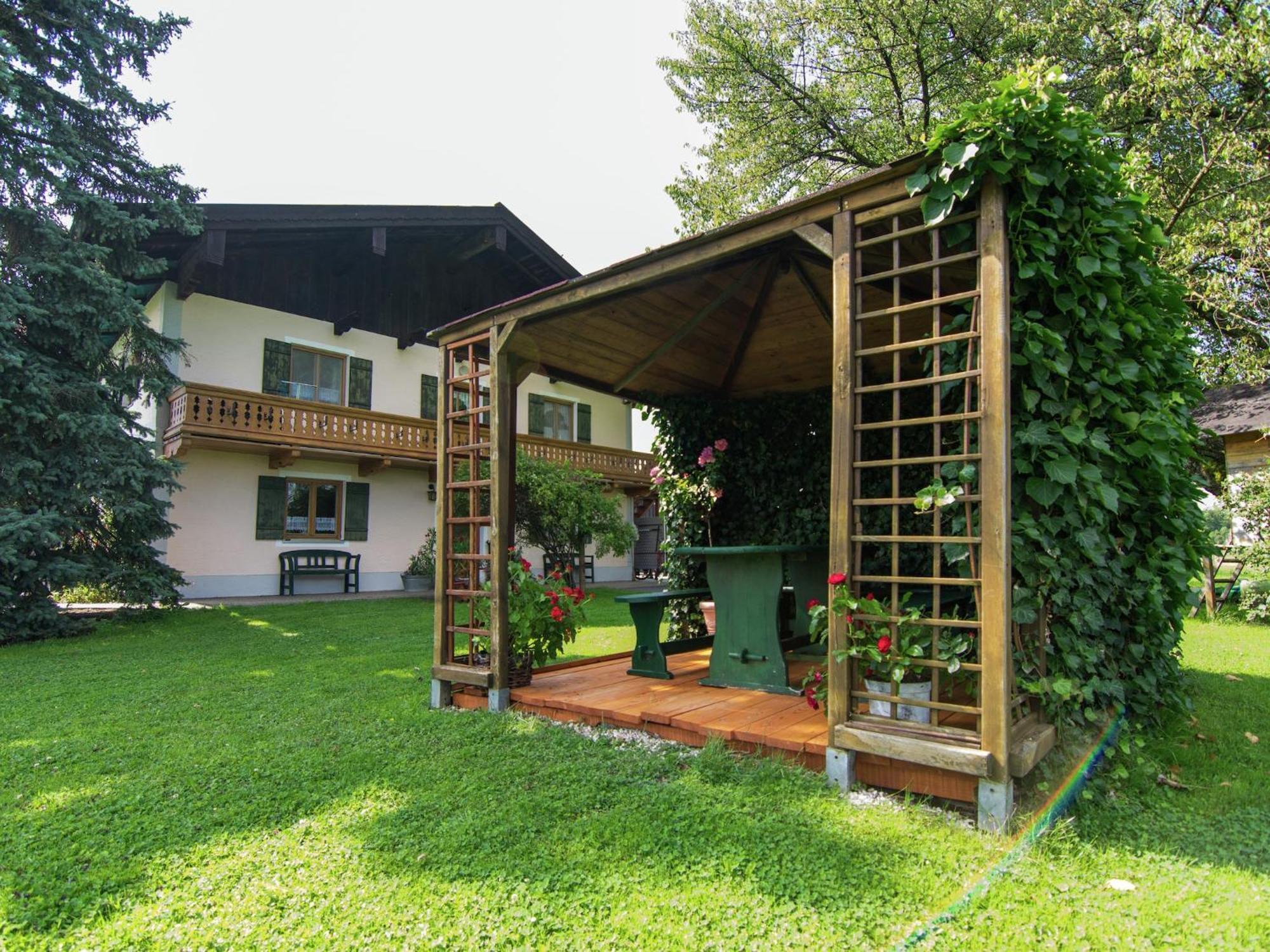 Alluring Holiday Home In Ubersee With Whirlpool Екстериор снимка