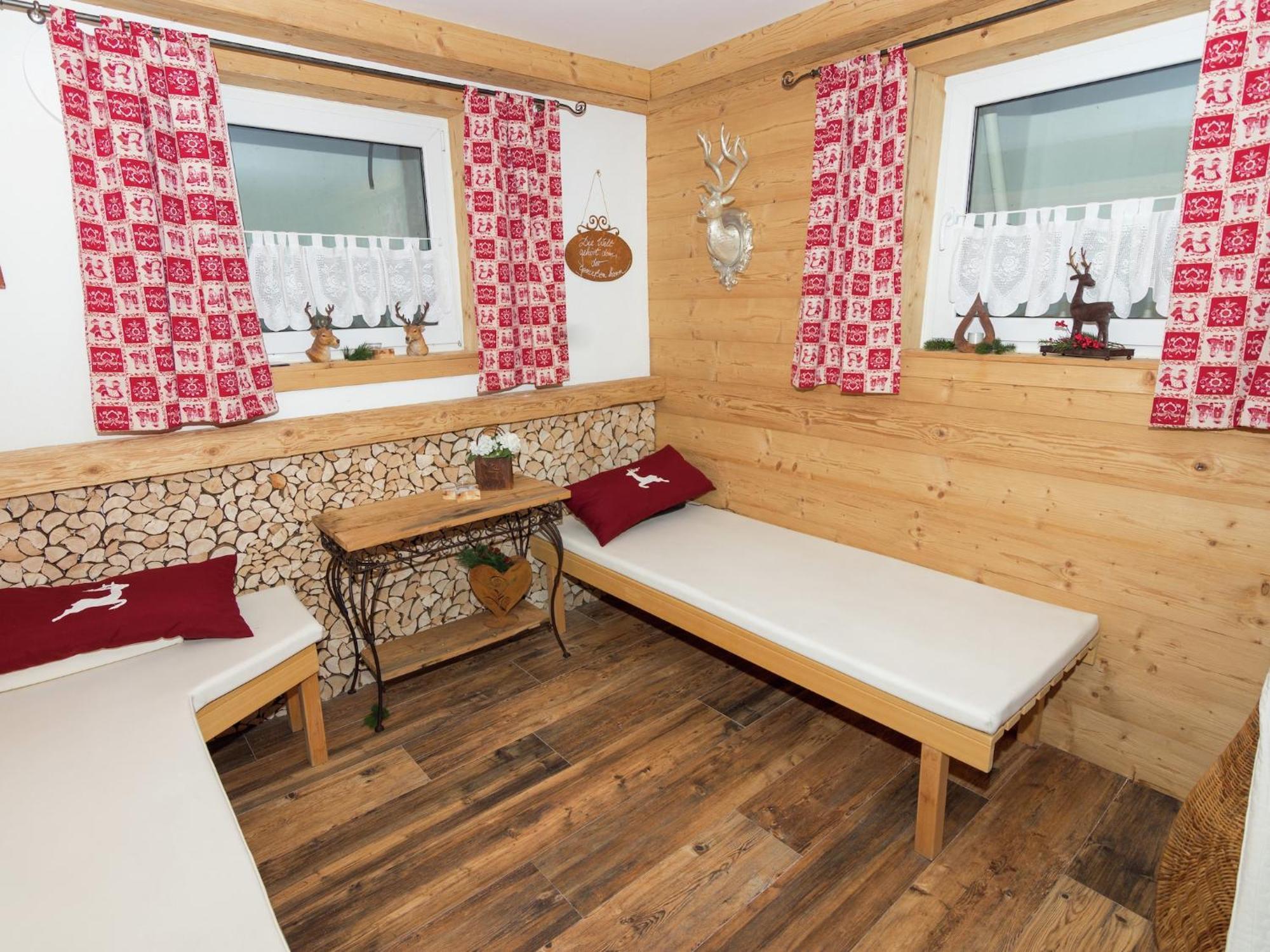 Alluring Holiday Home In Ubersee With Whirlpool Екстериор снимка