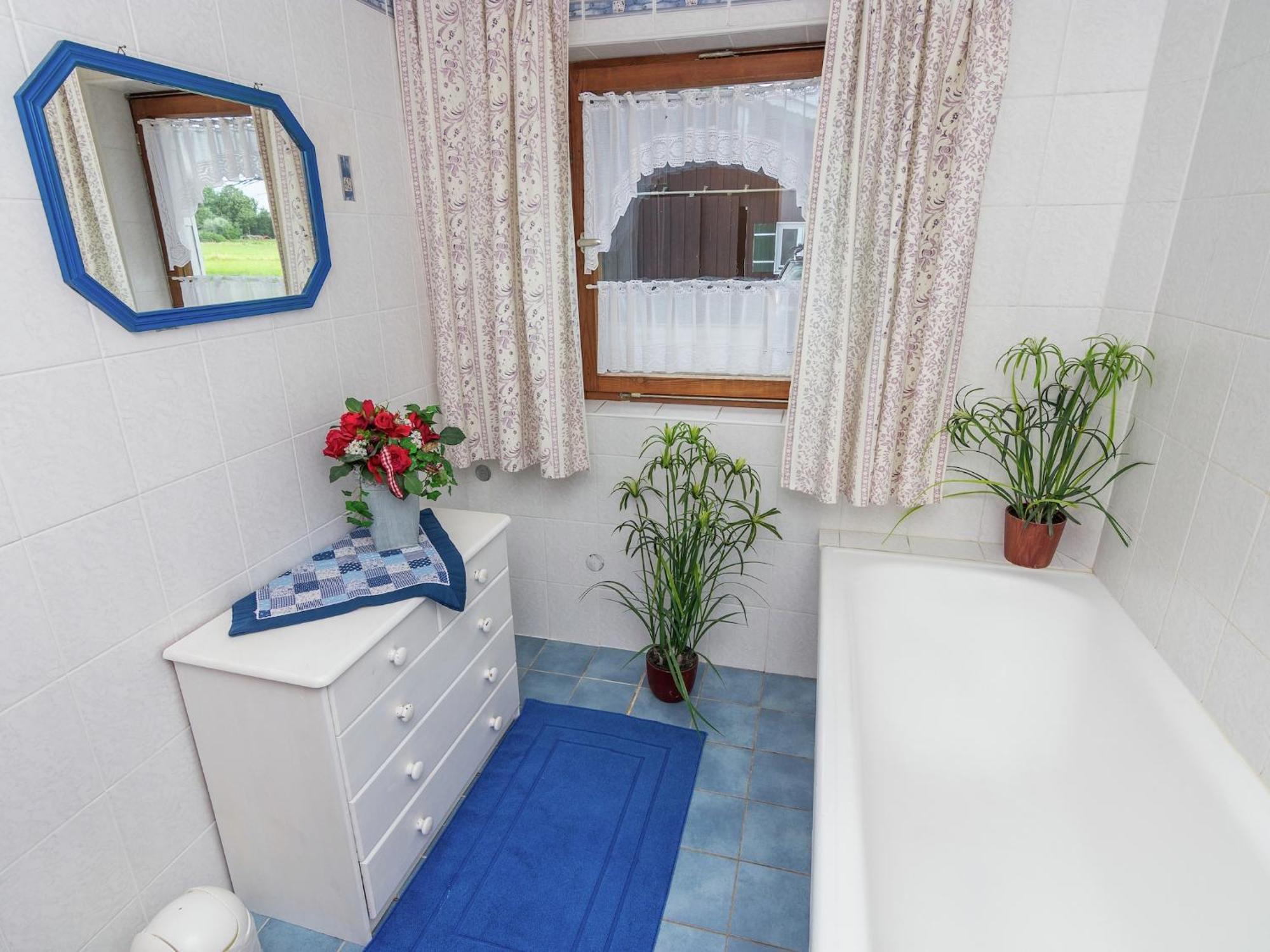 Alluring Holiday Home In Ubersee With Whirlpool Екстериор снимка