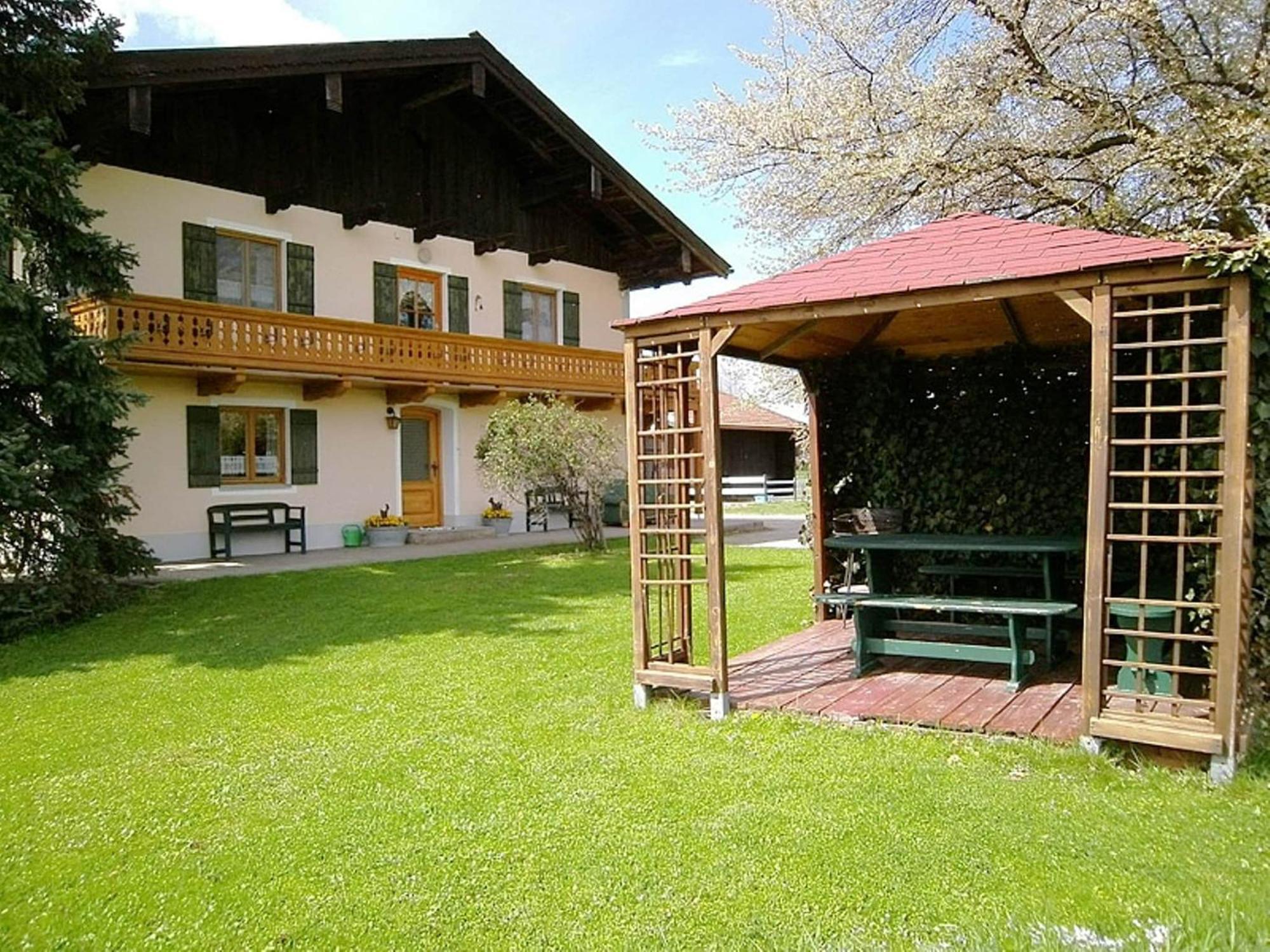 Alluring Holiday Home In Ubersee With Whirlpool Екстериор снимка